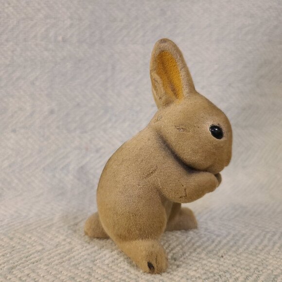 Vintage Hallmark flocked fuzzy rabbit bunny figurine collectible toy - Picture 2 of 7